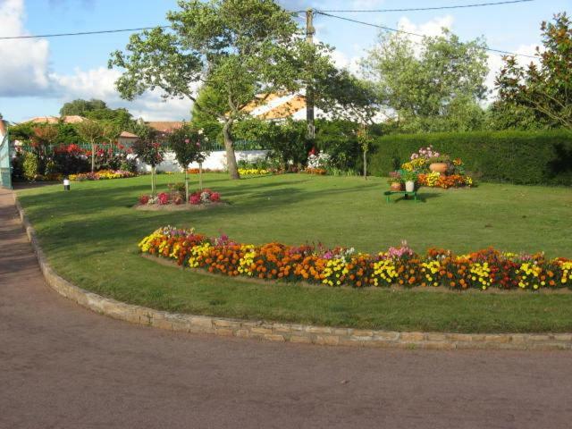 Hotel Chez Bernadou Machecoul Esterno foto