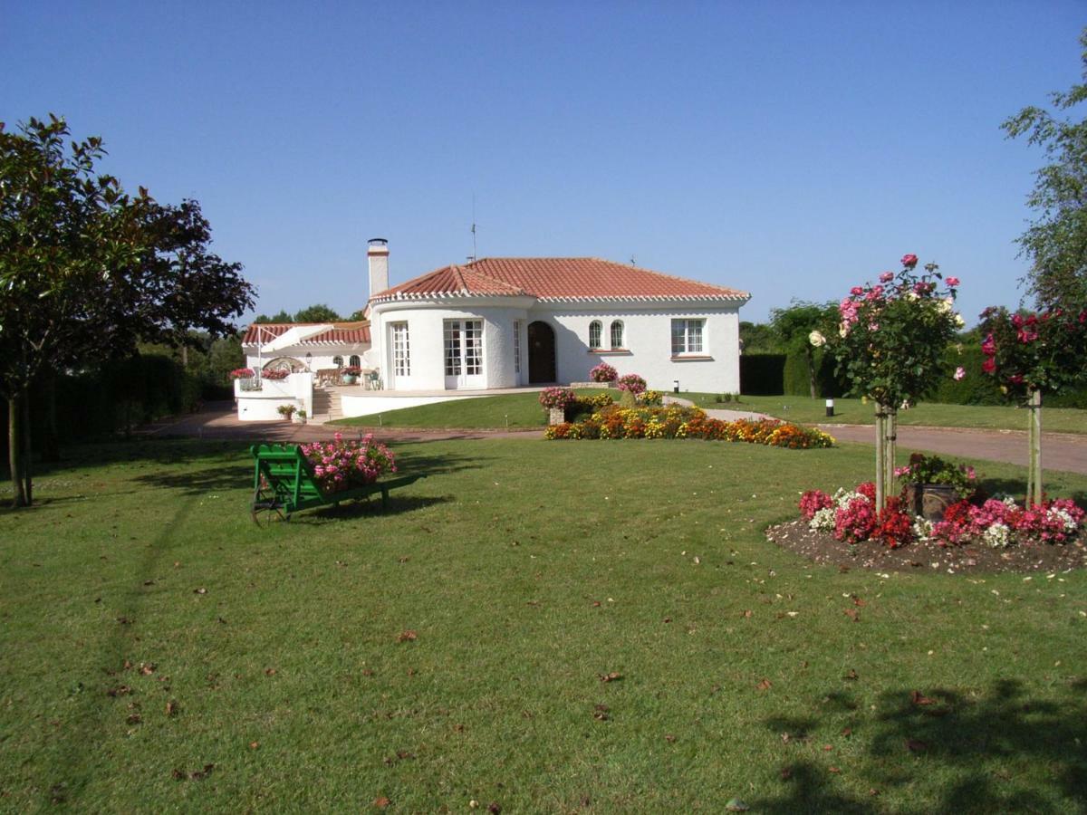 Hotel Chez Bernadou Machecoul Esterno foto