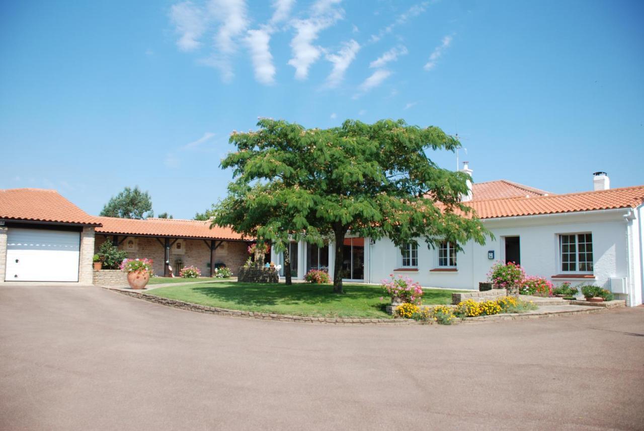 Hotel Chez Bernadou Machecoul Esterno foto